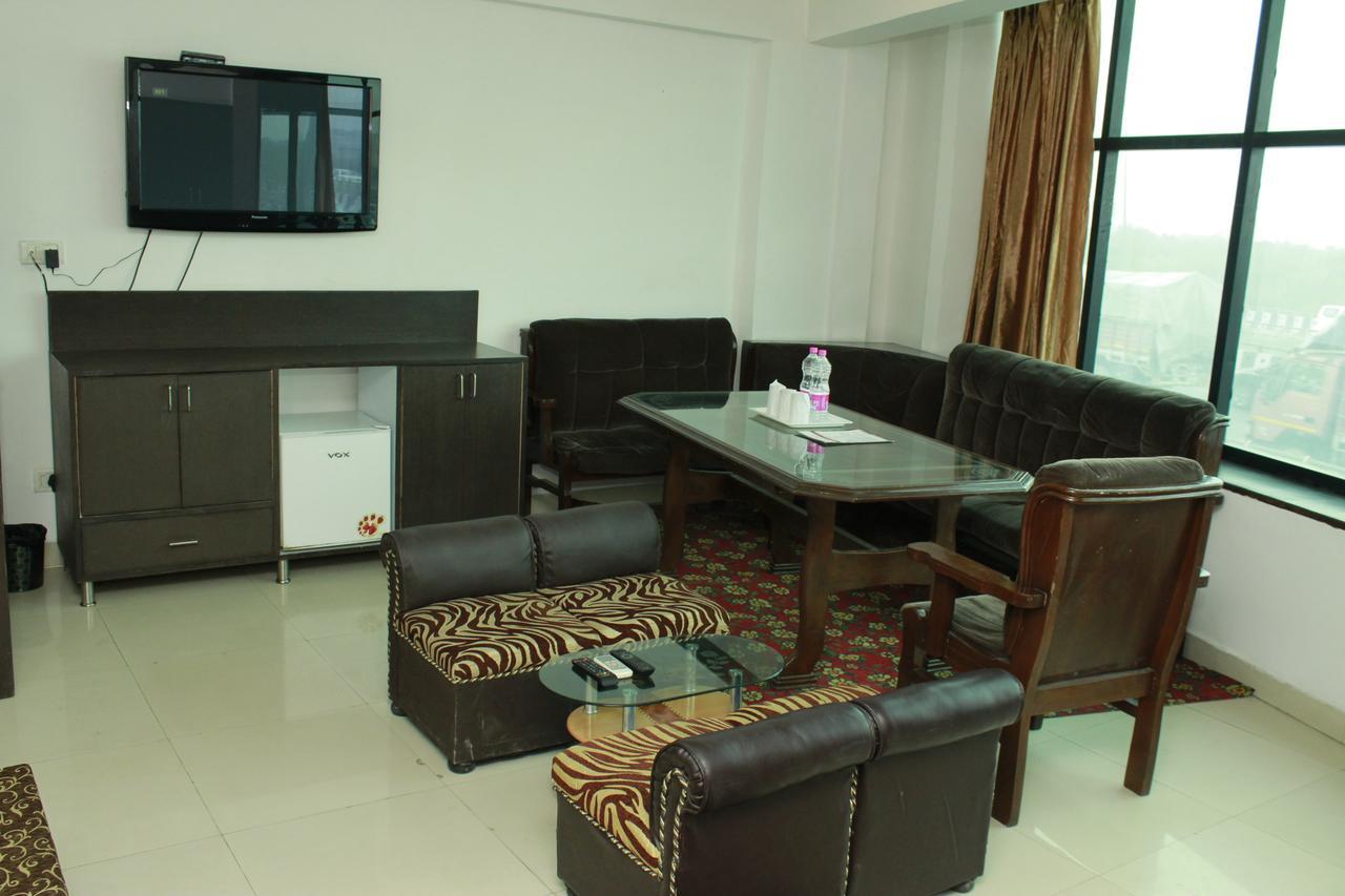 Airport Hotel Port View Neu-Delhi Zimmer foto