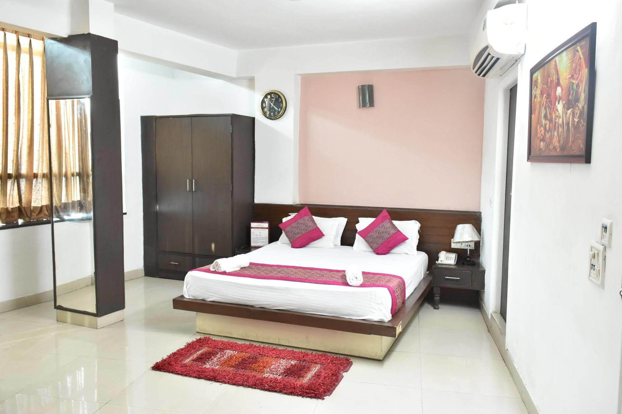 Airport Hotel Port View Neu-Delhi Exterior foto
