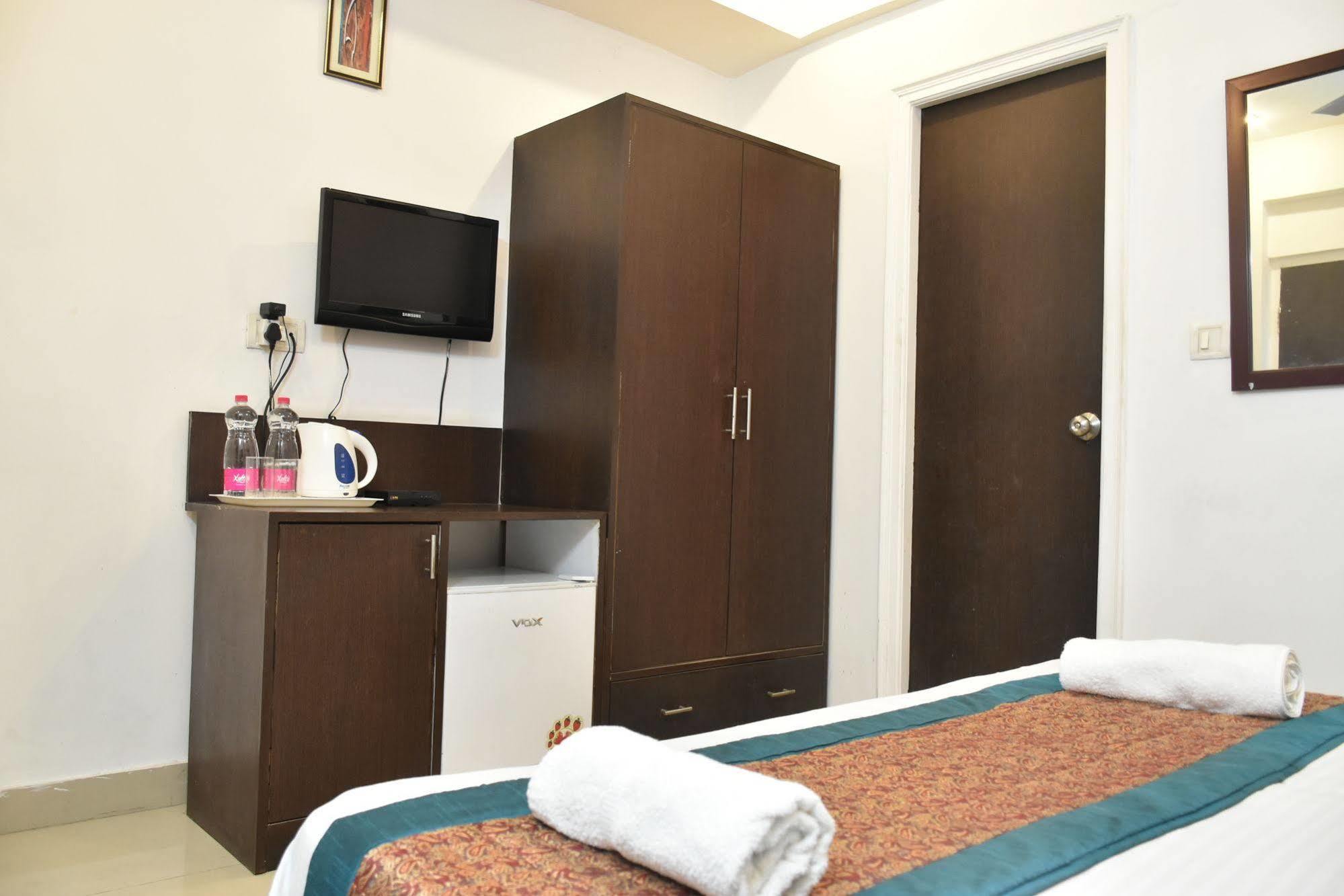 Airport Hotel Port View Neu-Delhi Exterior foto