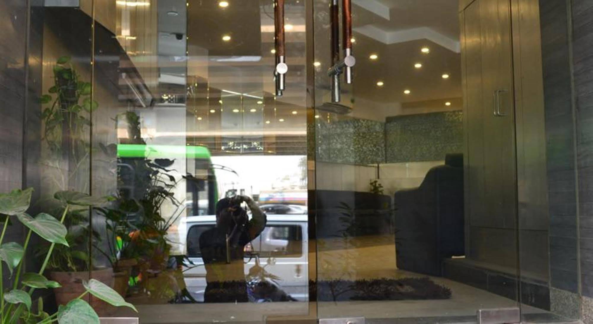 Airport Hotel Port View Neu-Delhi Exterior foto